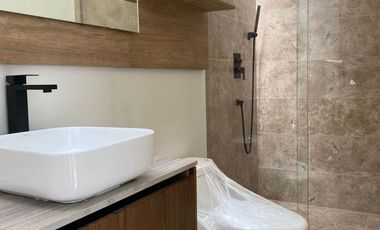 En VENTA... Hermosa Residencia ubicada en la Zona Dorada de Metepec.