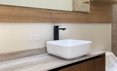 En VENTA... Hermosa Residencia ubicada en la Zona Dorada de Metepec.