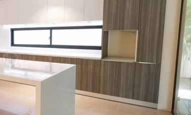5 BEDROOM FOR SALE IN AYALA ALABANG VILLAGE