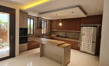 For Sale: Elegant 5BR Home in Tahanan Village.