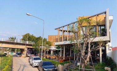 ขายกิจการโรงแรม สวย ทำเลดี ติดแม่น้ำน่าน มีร้านอาหาร&คาเฟ่ในตัว พร้อมดำเนินกิจการต่อได้เลย