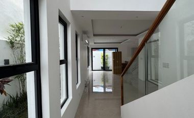 Brand New Modern House for Sale in BF Homes.