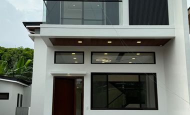THREE (3) BEDROOM EXECUTIVE SINGLE ATTACHED IN VICTORIA PARK RESIDENCES for SALE
