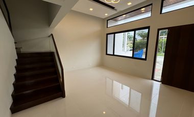 THREE (3) BEDROOM EXECUTIVE SINGLE ATTACHED IN VICTORIA PARK RESIDENCES for SALE