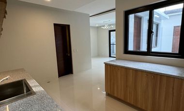 THREE (3) BEDROOM EXECUTIVE SINGLE ATTACHED IN VICTORIA PARK RESIDENCES for SALE