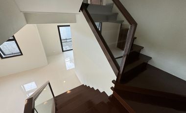 THREE (3) BEDROOM EXECUTIVE SINGLE ATTACHED IN VICTORIA PARK RESIDENCES for SALE