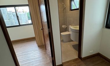 THREE (3) BEDROOM EXECUTIVE SINGLE ATTACHED IN VICTORIA PARK RESIDENCES for SALE