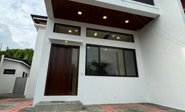 THREE (3) BEDROOM EXECUTIVE SINGLE ATTACHED IN VICTORIA PARK RESIDENCES for SALE