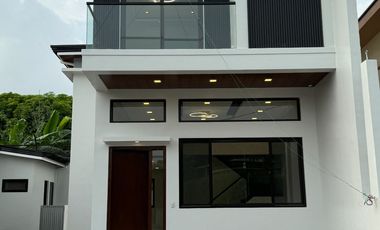 THREE (3) BEDROOM EXECUTIVE SINGLE ATTACHED IN VICTORIA PARK RESIDENCES for SALE