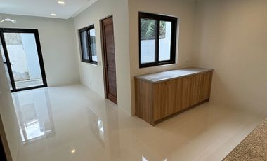 THREE (3) BEDROOM EXECUTIVE SINGLE ATTACHED IN VICTORIA PARK RESIDENCES for SALE