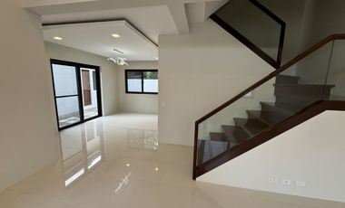THREE (3) BEDROOM EXECUTIVE SINGLE ATTACHED IN VICTORIA PARK RESIDENCES for SALE