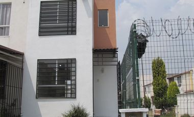 Casa en venta cerca parque Finsa 2 recamaras buen precio