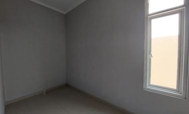RUMAH CANTIK PARKIRAN LUAS DI MAGELANG KOTA