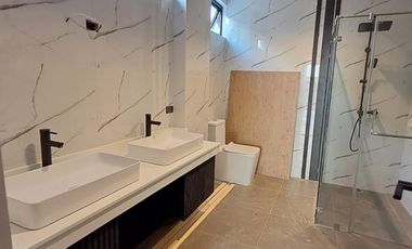 Spacious and newly built Four storey  Modern design residential Duplex with separate clean TCT in near Ortigas, Capitol Commons, BGC