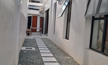 Spacious and newly built Four storey  Modern design residential Duplex with separate clean TCT in near Ortigas, Capitol Commons, BGC