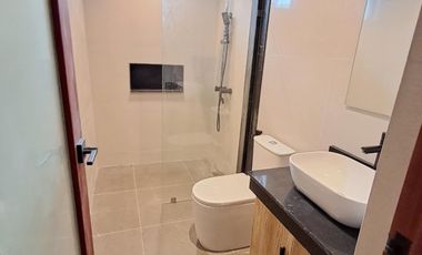 Spacious and newly built Four storey  Modern design residential Duplex with separate clean TCT in near Ortigas, Capitol Commons, BGC
