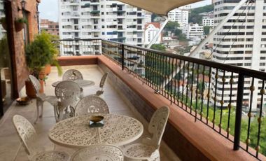 VENDO APARTAMENTO EN EL OESTE PRECIO DE OPORTUNIDAD, AREA 363.96M2  MAS 96M2 DE TERRAAZA