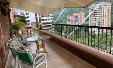 VENDO APARTAMENTO EN EL OESTE PRECIO DE OPORTUNIDAD, AREA 363.96M2  MAS 96M2 DE TERRAAZA