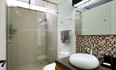 Casa En Renta Country Club De Lujo Con Elevador En Coto, Zapopan