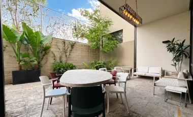 Casa En Renta Country Club De Lujo Con Elevador En Coto, Zapopan