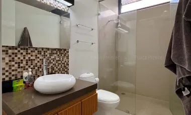 Casa En Renta Country Club De Lujo Con Elevador En Coto, Zapopan