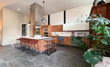 Casa En Renta Country Club De Lujo Con Elevador En Coto, Zapopan