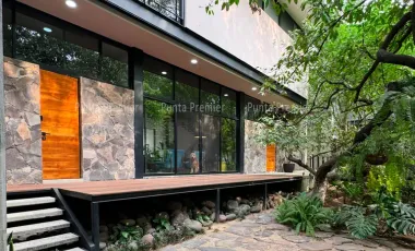 Casa En Renta Country Club De Lujo Con Elevador En Coto, Zapopan