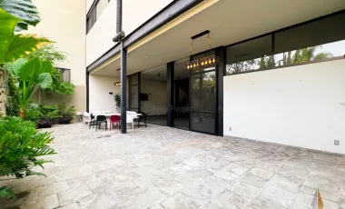 Casa En Renta Country Club De Lujo Con Elevador En Coto, Zapopan