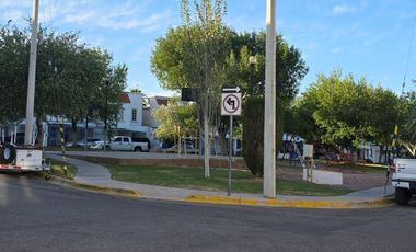 🏡 Casa en venta en Fraacinamiento Aldabas frente a parque