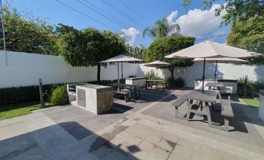 Casa en Jardines Vallarta vive en Residencial Porta Magna con Alberca