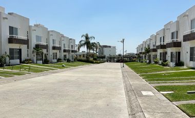 CASA EN VENTA EN FRACCIONAMIENTO CASCADAS DE COCOYOC. MORELOS