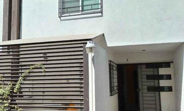 RENTO CASA EN MANANTIALES