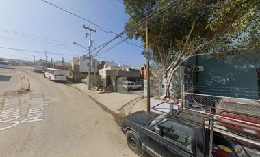 Casa en Calle Berenjena, Hacienda Las Delicias, Tijuana, Baja California, México ¡NO CRÉDITOS!