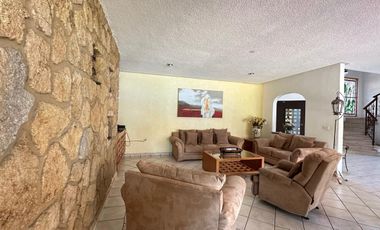 CASA EN VENTA EN FRACCIONAMIENTO LOMAS DE COCOYOC MORELOS