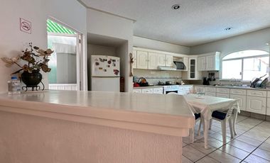 CASA EN VENTA EN FRACCIONAMIENTO LOMAS DE COCOYOC MORELOS