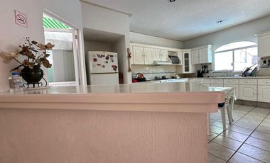 CASA EN VENTA EN FRACCIONAMIENTO LOMAS DE COCOYOC MORELOS