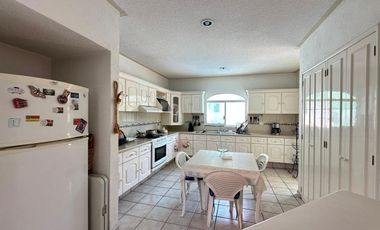 CASA EN VENTA EN FRACCIONAMIENTO LOMAS DE COCOYOC MORELOS