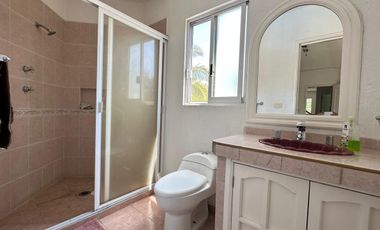 CASA EN VENTA EN FRACCIONAMIENTO LOMAS DE COCOYOC MORELOS