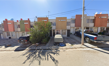 Casa en Calle Valle de Ahuehuetes, Los Valles, Tijuana, Baja California, México ¡NO CRÉDITOS!