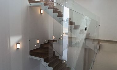 CASA EN VENTA EN XARAMA CON ROOF GARDEN Y HABITACION EN PLANTA BAJA