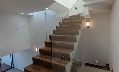 CASA EN VENTA EN XARAMA CON ROOF GARDEN Y HABITACION EN PLANTA BAJA