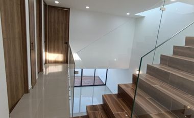 CASA EN VENTA EN XARAMA CON ROOF GARDEN Y HABITACION EN PLANTA BAJA