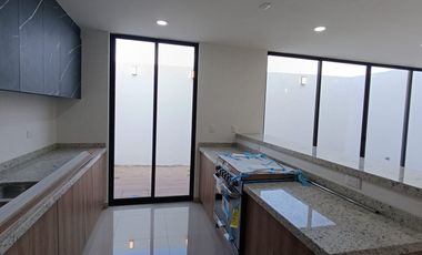 CASA EN VENTA EN XARAMA CON ROOF GARDEN Y HABITACION EN PLANTA BAJA