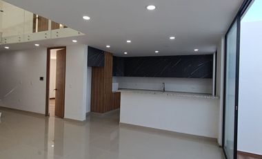 CASA EN VENTA EN XARAMA CON ROOF GARDEN Y HABITACION EN PLANTA BAJA