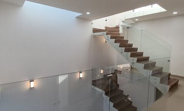 CASA EN VENTA EN XARAMA CON ROOF GARDEN Y HABITACION EN PLANTA BAJA