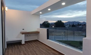CASA EN VENTA EN XARAMA CON ROOF GARDEN Y HABITACION EN PLANTA BAJA