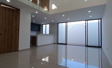 CASA EN VENTA EN XARAMA CON ROOF GARDEN Y HABITACION EN PLANTA BAJA