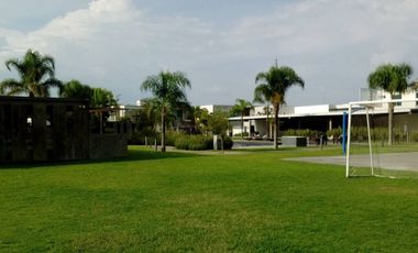 VENTA DE CASA GRANDE EN FRACC. VILLA VERONA, COL. SN JUAN DE OCOTÁN, ZAPOPAN, JALISCO