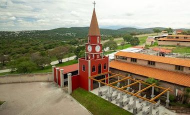 HOTEL EN VENTA EN PUEBLA DENTRO DEL FRACCIONAMIENTO HARAS, 26 HABITACIONES, ALBERCA, 5 CANCHAS DE PADEL, CAPILLA