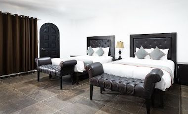 HOTEL EN VENTA EN PUEBLA DENTRO DEL FRACCIONAMIENTO HARAS, 26 HABITACIONES, ALBERCA, 5 CANCHAS DE PADEL, CAPILLA